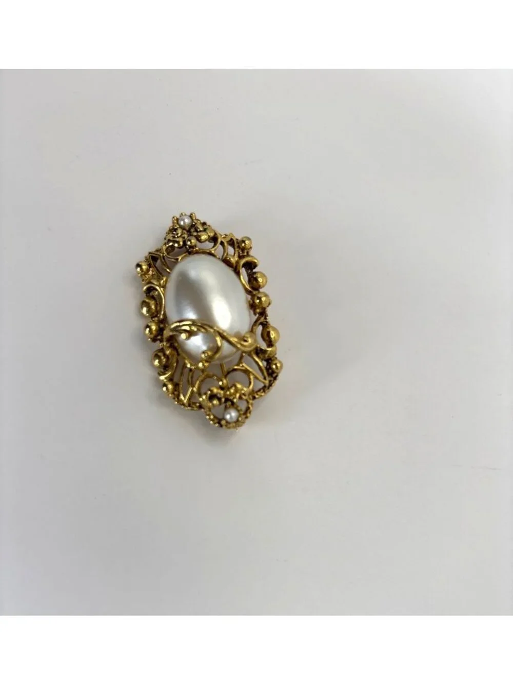 Vintage Gold Tone Victorian Style Faux Pearl Brooch Pin